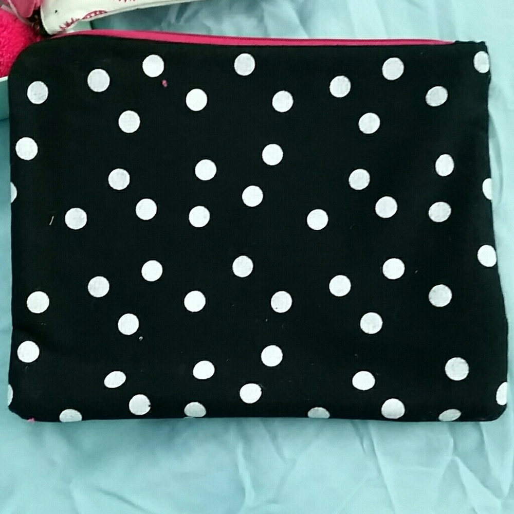 Brand New Pouch Set